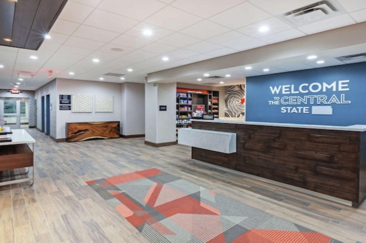 Hampton Inn Gardner 외부 사진